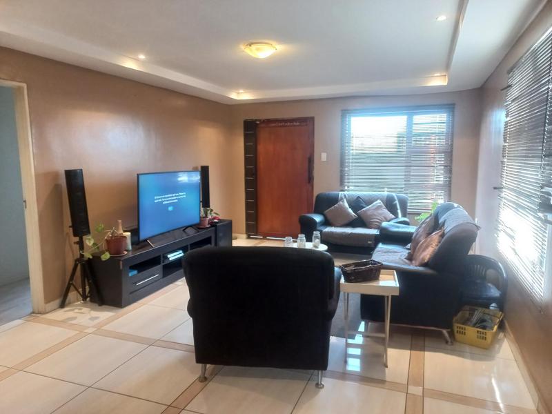 4 Bedroom Property for Sale in Aloevale Eastern Cape